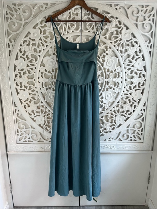 HALARA Dresses & Skirts - Halara Breezeful Pocket Flowy Flare Maxi Dress Stone Blue NWT XS